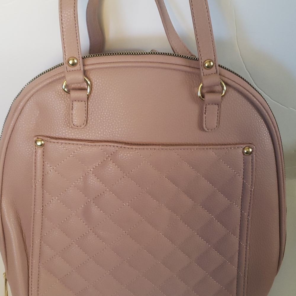 Used purses.bagpack, cross body red, shoulder bag